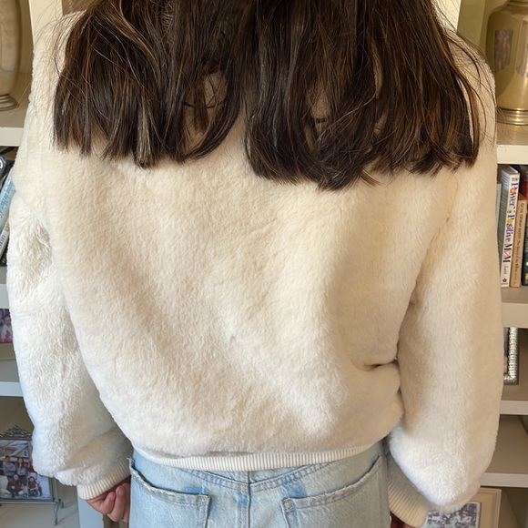 NWT White Faux Fur Soft Cozy Winter Jacket (Great for Holidays) Size Large - Picture 14 of 14